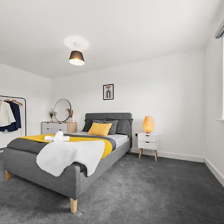 Modern 2-bed House 10-min To Centre Leeds (West Yorkshire)
