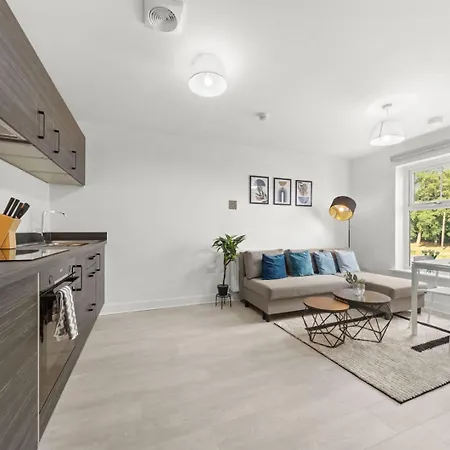 בית נופש Modern 2-bed House 10-min To Centre