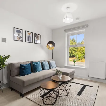 Modern 2-bed House 10-min To Centre * Leeds (West Yorkshire)