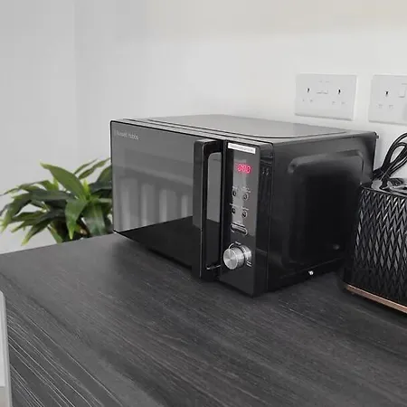 Modern 2-bed House 10-min To Centre Holiday home