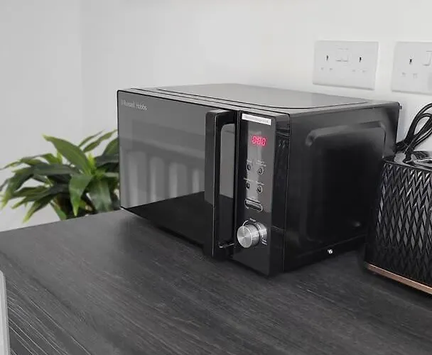 Modern 2-bed House 10-min To Centre Дом отдыха