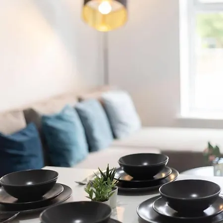 Modern 2-bed House 10-min To Centre Σπίτι διακοπών Λιντς