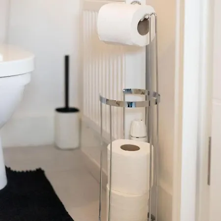 Modern 2-bed House 10-min To Centre * Λιντς