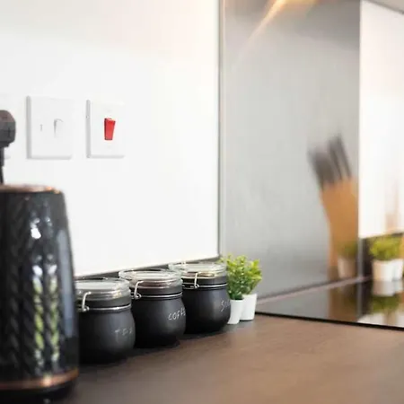 Σπίτι διακοπών Modern 2-bed House 10-min To Centre *