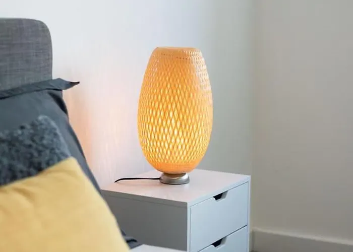 Modern 2-bed House 10-min To Centre Tatil Evi *